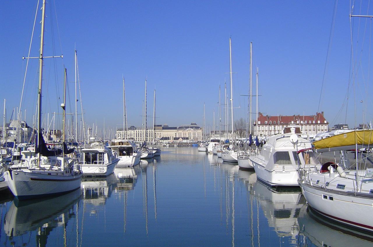 Sowell Residences Le Port 3*